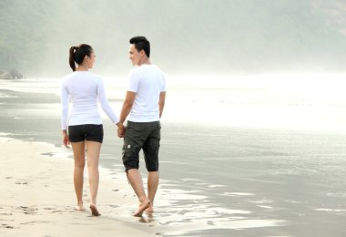 depositphotos 11500983 stock photo couple on the beach